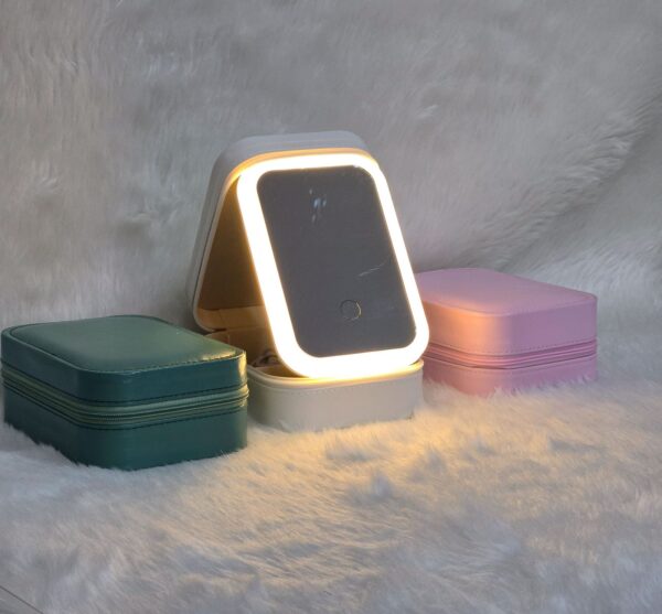 Smart Makeup Box with Mirror – Your Portable Vanity on the Go!