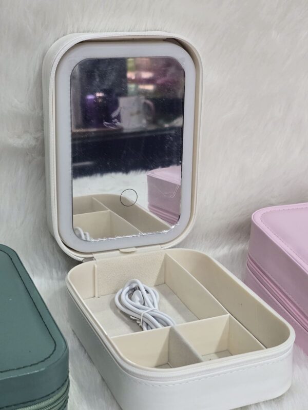Smart Makeup Box with Mirror – Your Portable Vanity on the Go! - Image 3